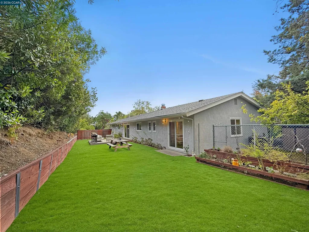 8 Cherry Hills Court Lafayette CA 94549