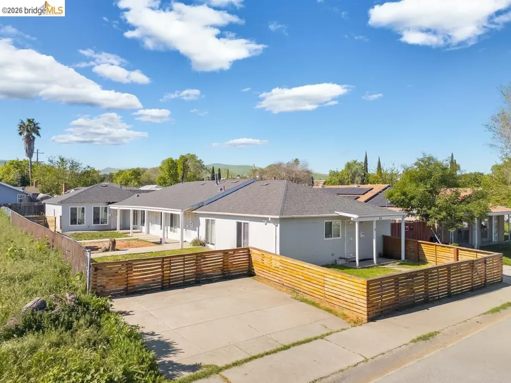 53 Alturas Avenue Pittsburg CA 94565