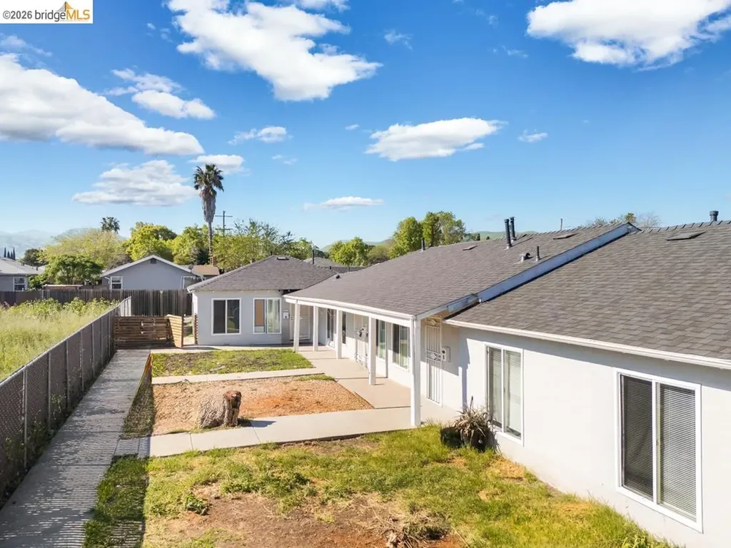 53 Alturas Avenue Pittsburg CA 94565