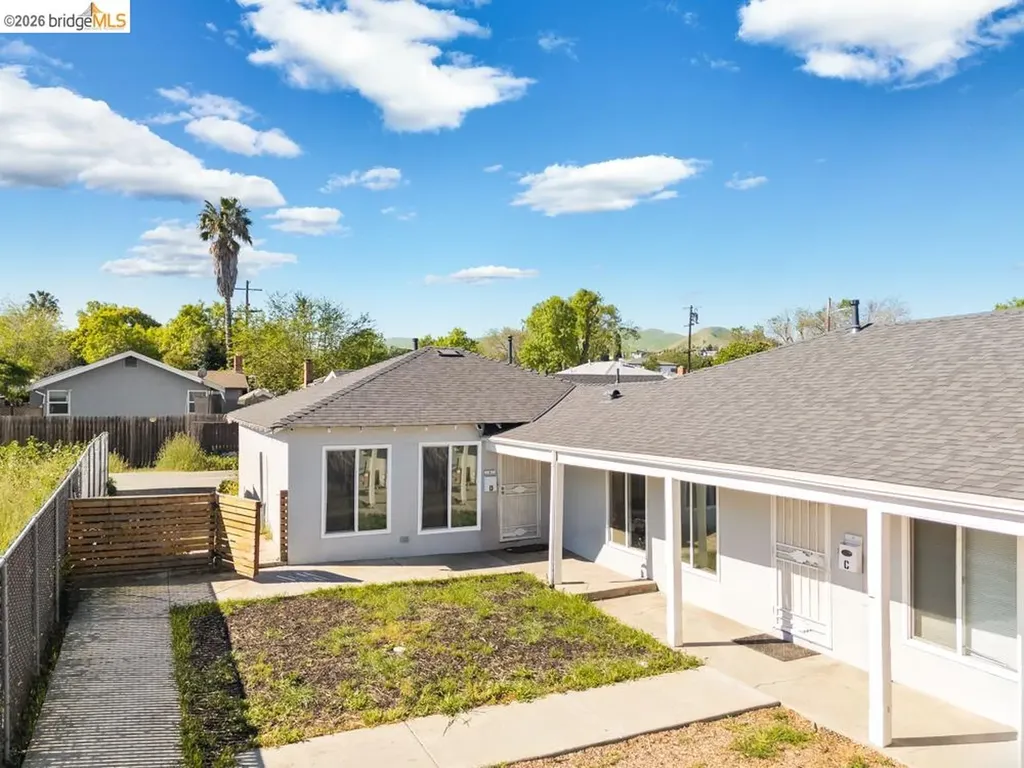 53 Alturas Avenue Pittsburg CA 94565