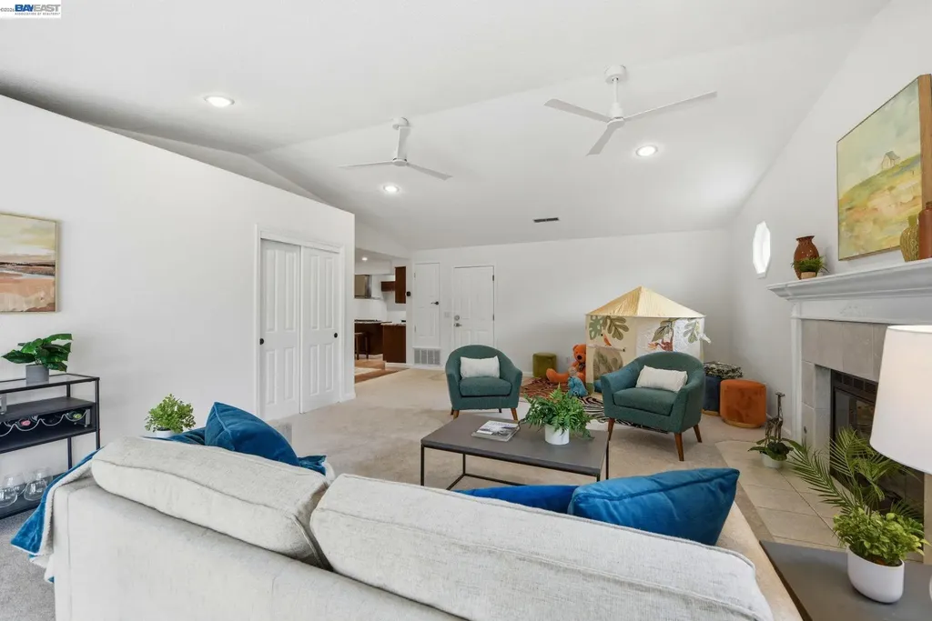 6387 Narcissus Avenue Newark CA 94560