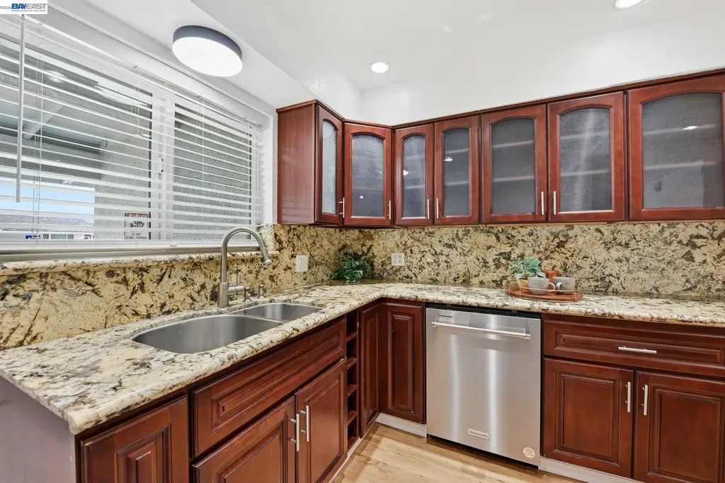 6387 Narcissus Avenue Newark CA 94560