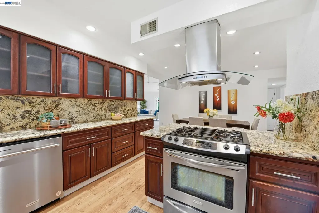 6387 Narcissus Avenue Newark CA 94560