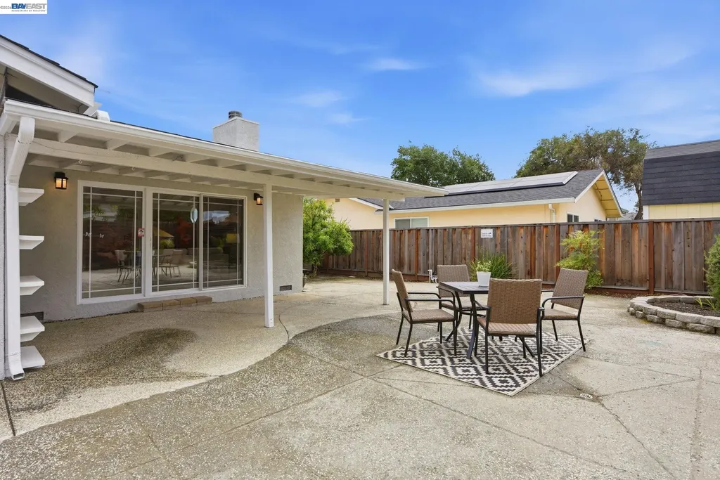 6387 Narcissus Avenue Newark CA 94560