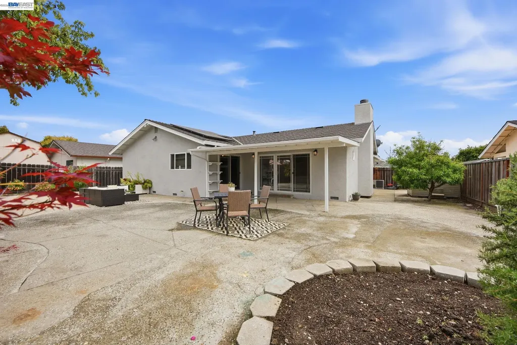 6387 Narcissus Avenue Newark CA 94560