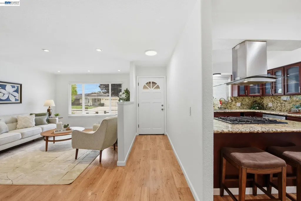 6387 Narcissus Avenue Newark CA 94560