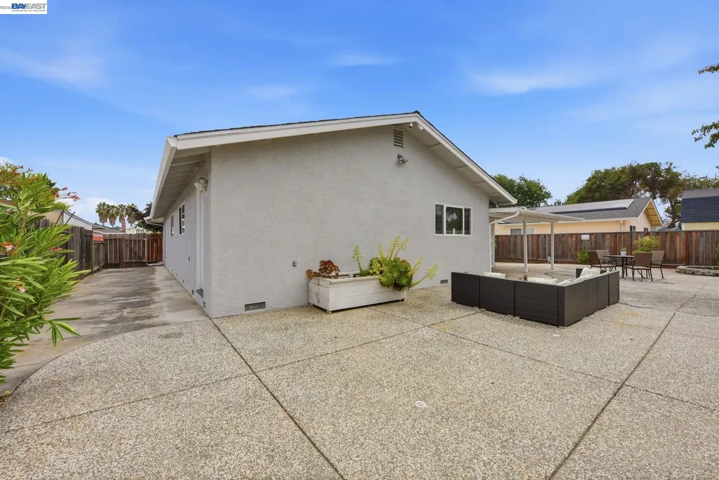 6387 Narcissus Avenue Newark CA 94560