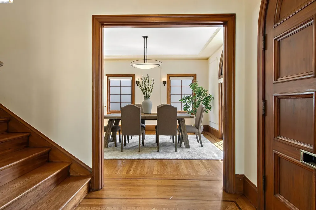 774 Trestle Glen Road Oakland CA 94610