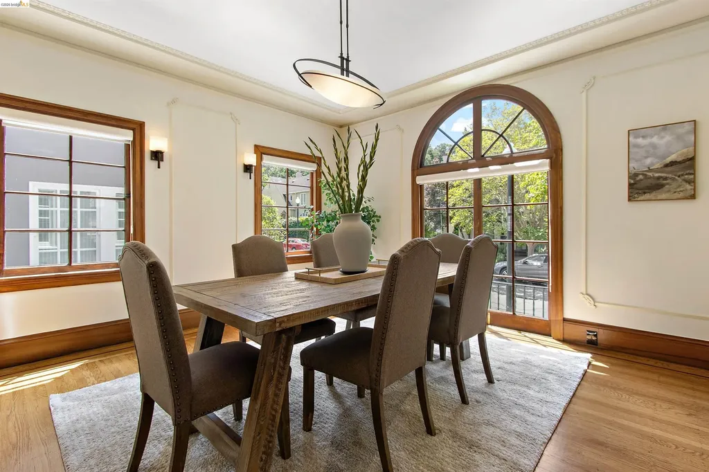 774 Trestle Glen Road Oakland CA 94610