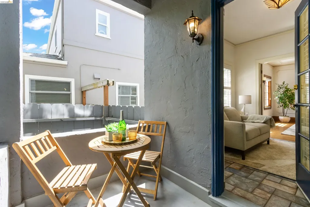 774 Trestle Glen Road Oakland CA 94610