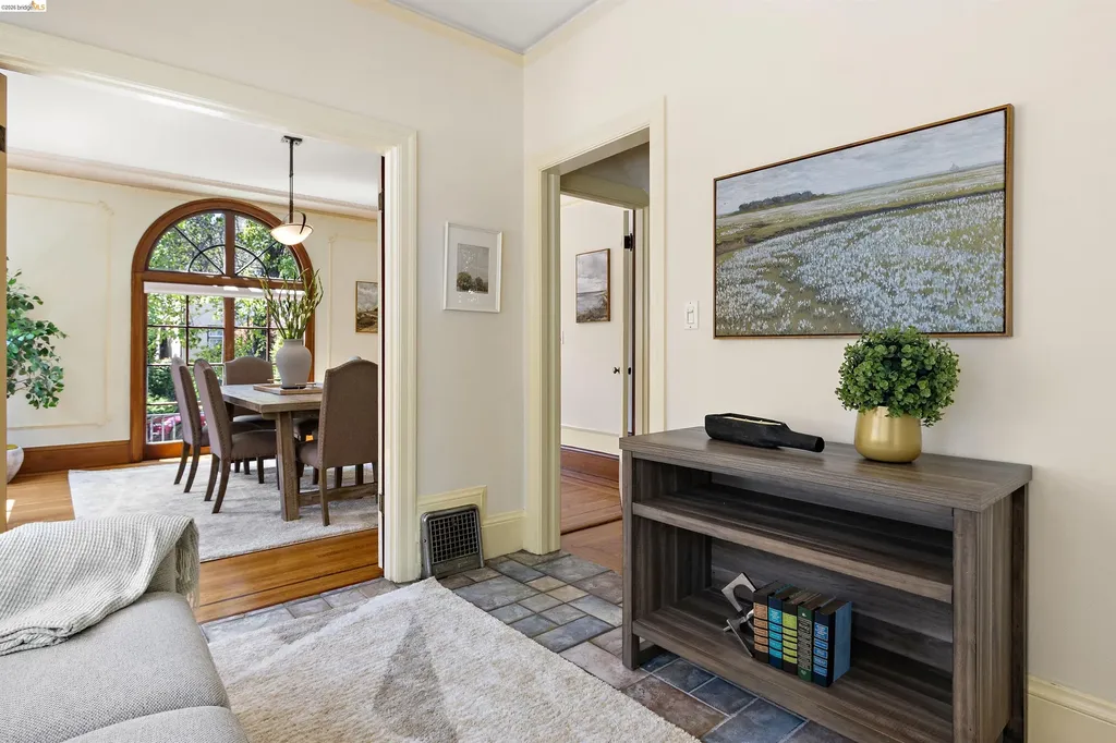 774 Trestle Glen Road Oakland CA 94610