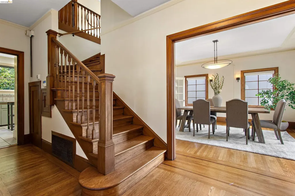 774 Trestle Glen Road Oakland CA 94610