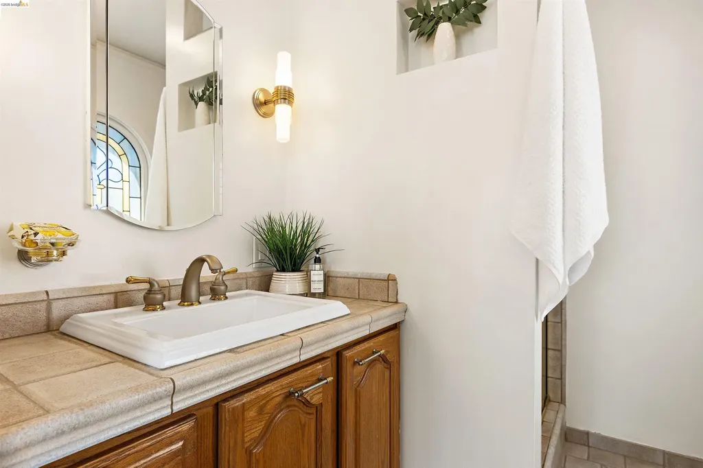 774 Trestle Glen Road Oakland CA 94610