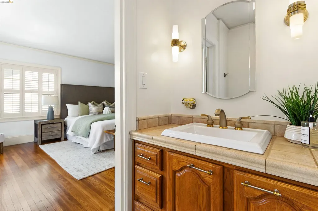 774 Trestle Glen Road Oakland CA 94610