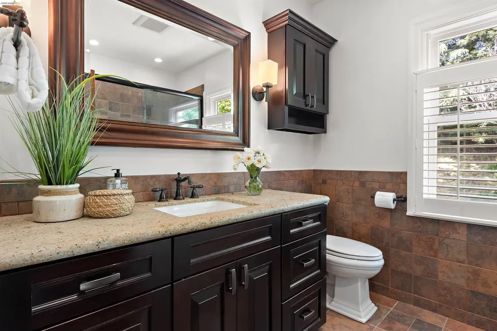 774 Trestle Glen Road Oakland CA 94610