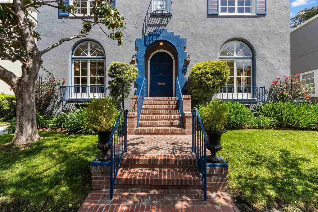 774 Trestle Glen Road Oakland CA 94610