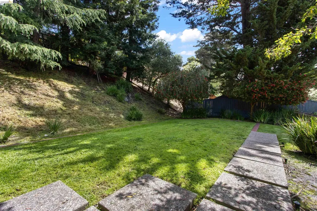 774 Trestle Glen Road Oakland CA 94610