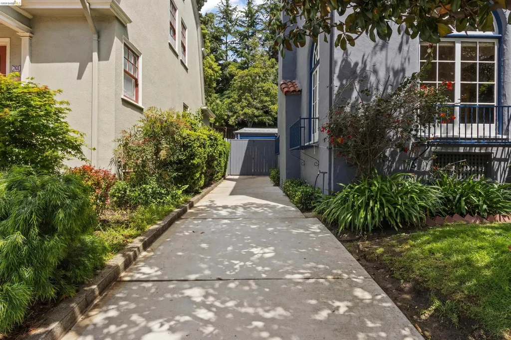 774 Trestle Glen Road Oakland CA 94610