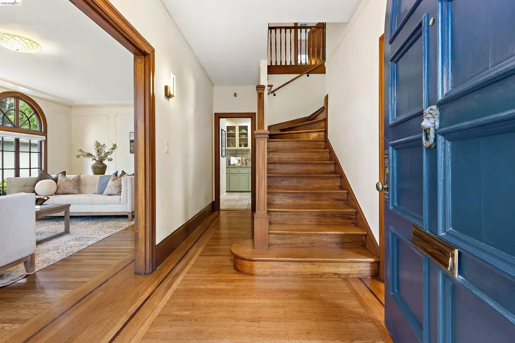 774 Trestle Glen Road Oakland CA 94610