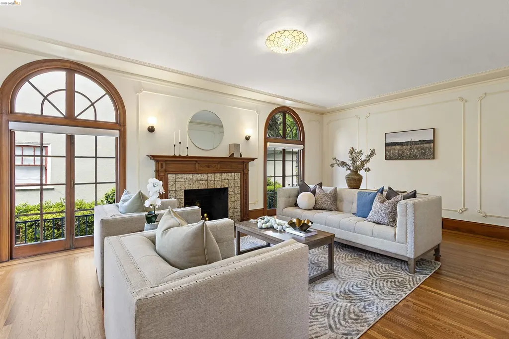 774 Trestle Glen Road Oakland CA 94610