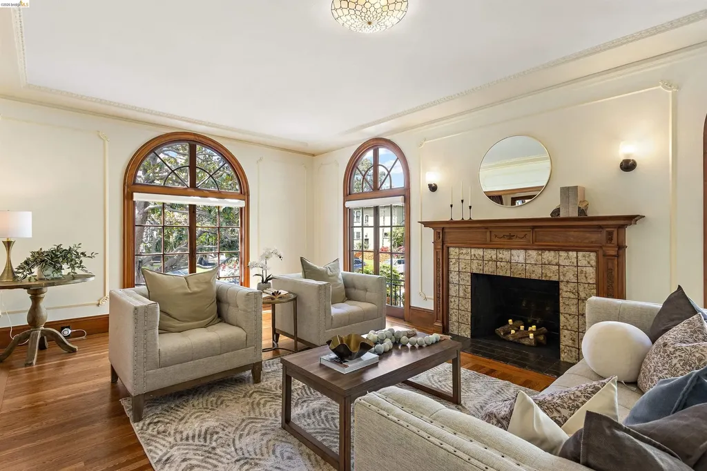 774 Trestle Glen Road Oakland CA 94610