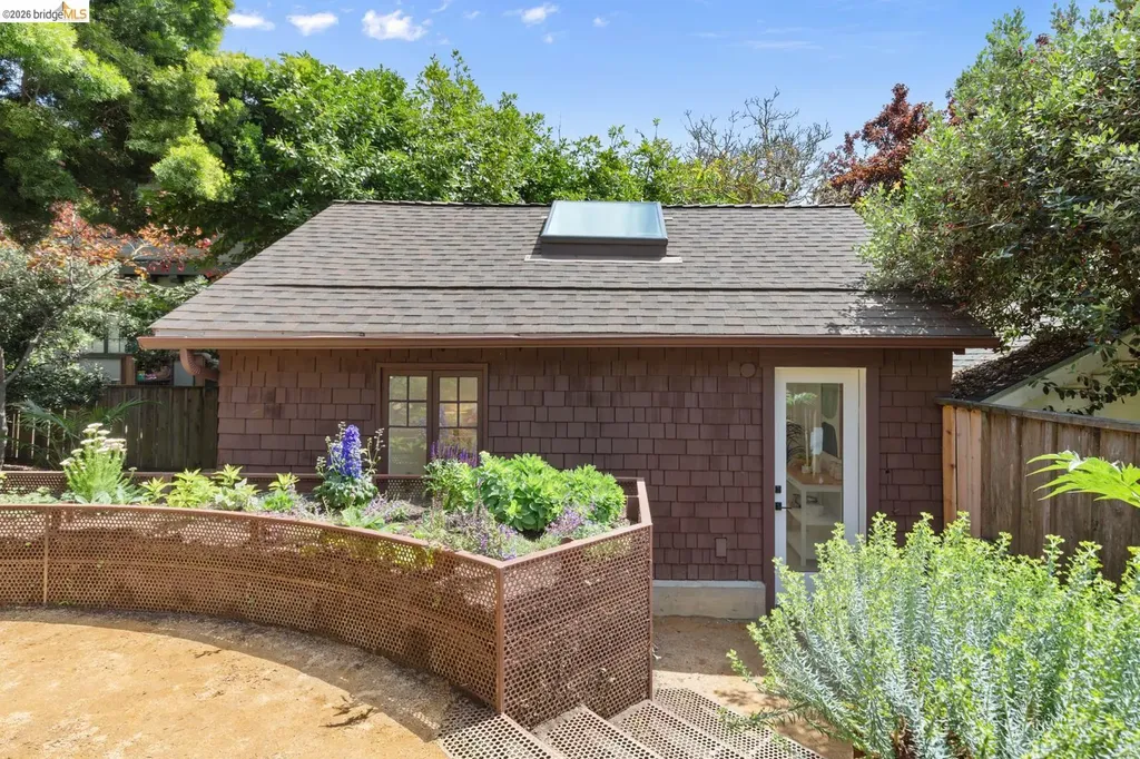 25 Stonewall Road Berkeley CA 94705