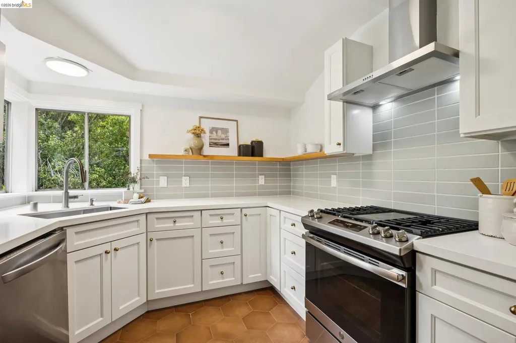 1201 Mountain Boulevard Oakland CA 94611