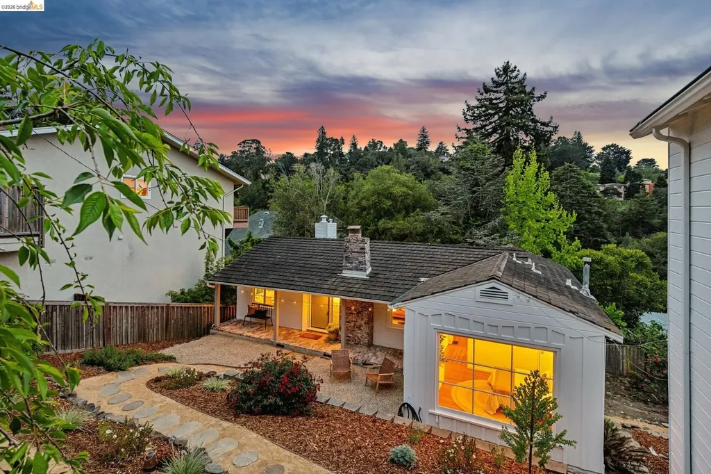 1201 Mountain Boulevard Oakland CA 94611