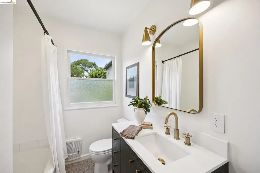 1201 Mountain Boulevard Oakland CA 94611
