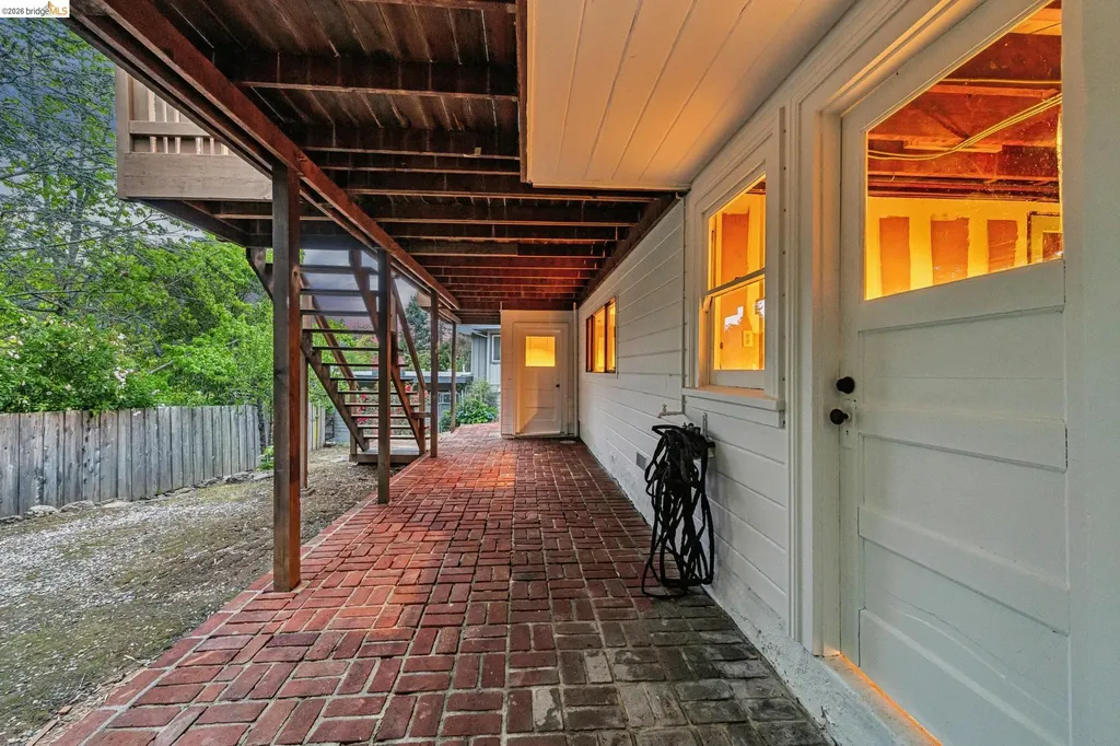 1201 Mountain Boulevard Oakland CA 94611