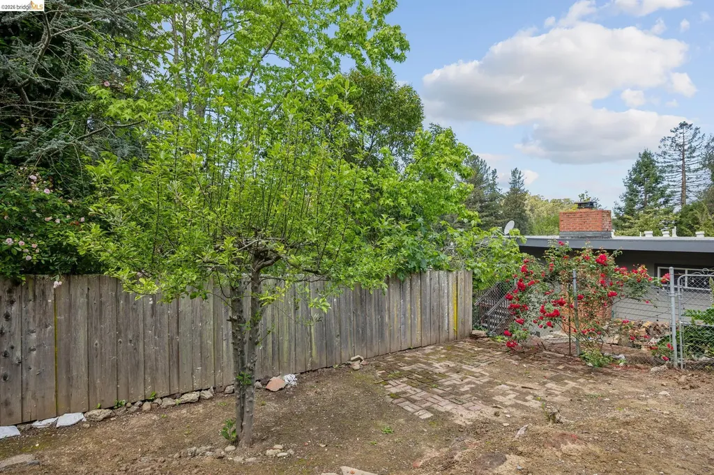 1201 Mountain Boulevard Oakland CA 94611