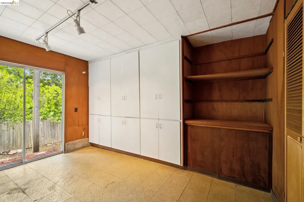1201 Mountain Boulevard Oakland CA 94611
