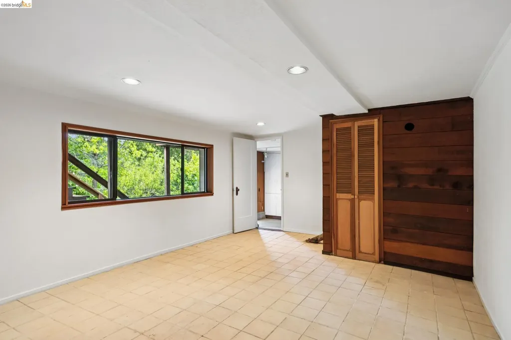 1201 Mountain Boulevard Oakland CA 94611