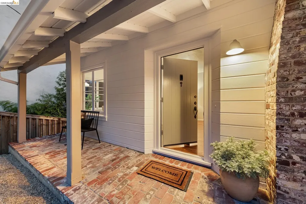 1201 Mountain Boulevard Oakland CA 94611