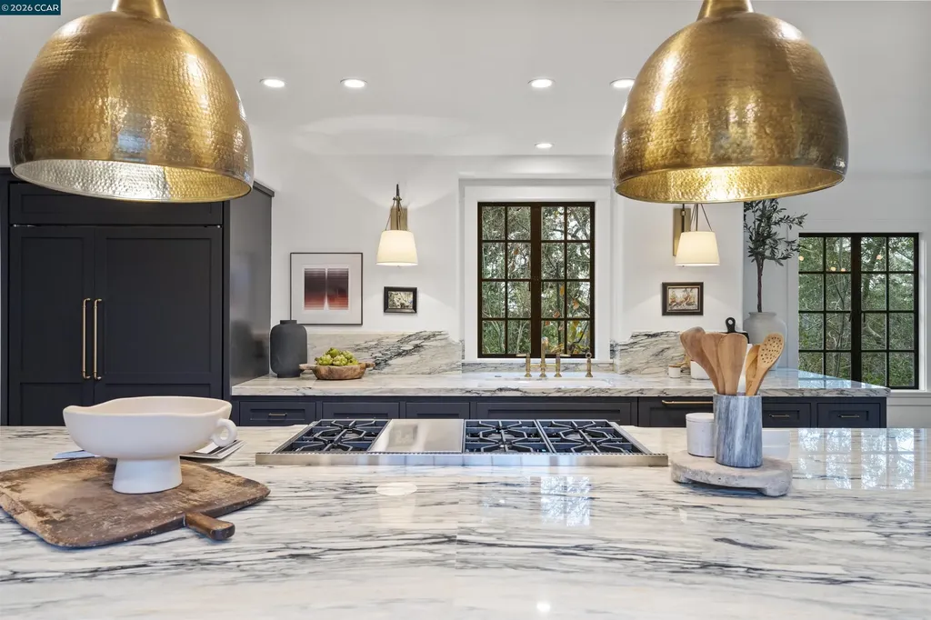 33 La Noria Orinda CA 94563