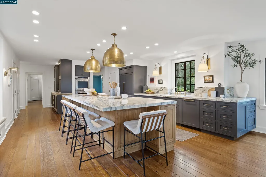 33 La Noria Orinda CA 94563