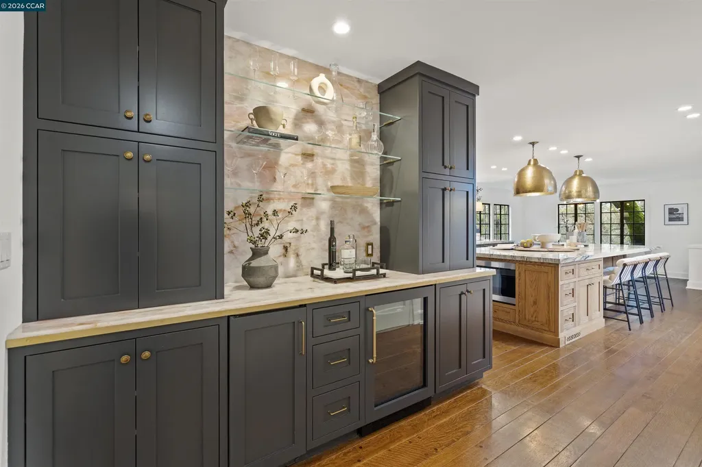 33 La Noria Orinda CA 94563