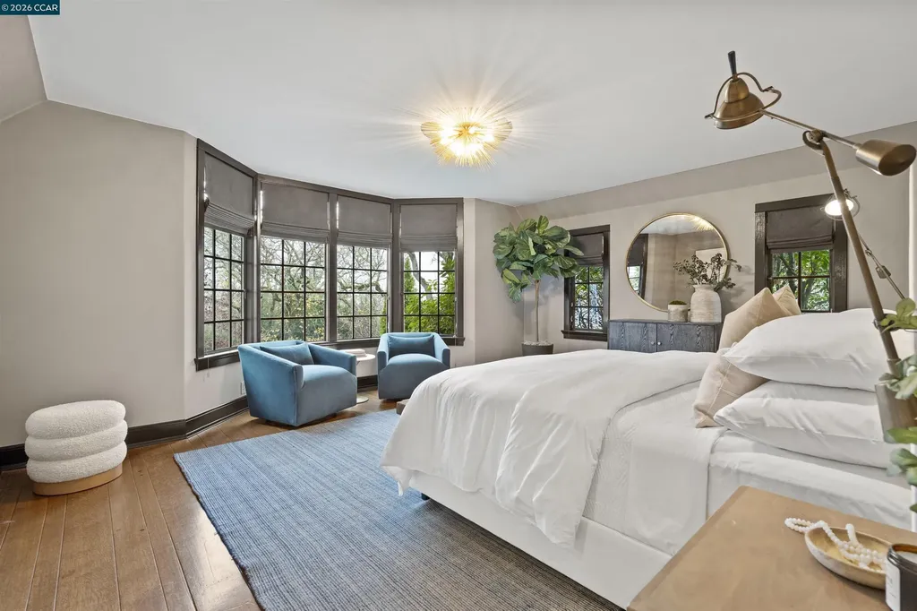 33 La Noria Orinda CA 94563