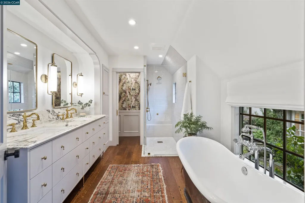 33 La Noria Orinda CA 94563