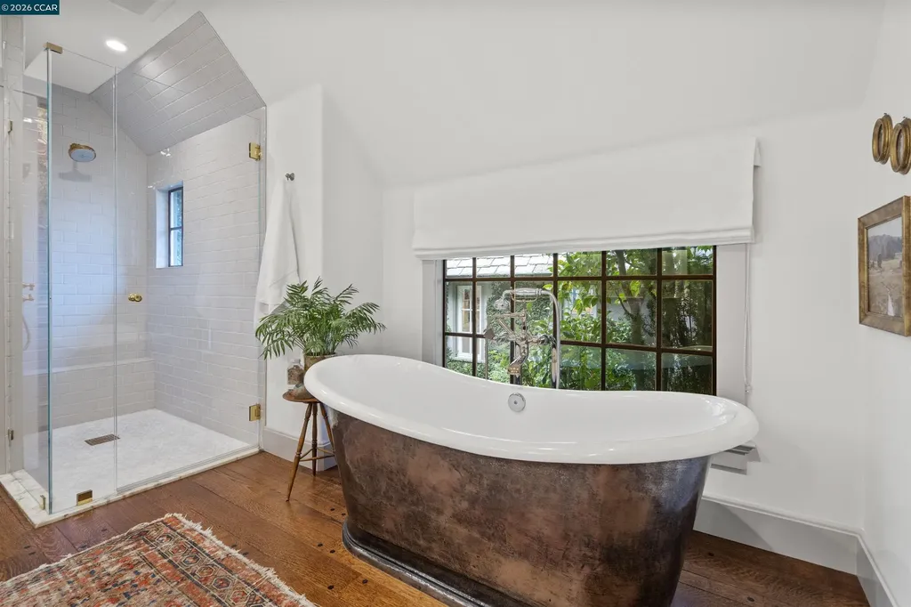 33 La Noria Orinda CA 94563