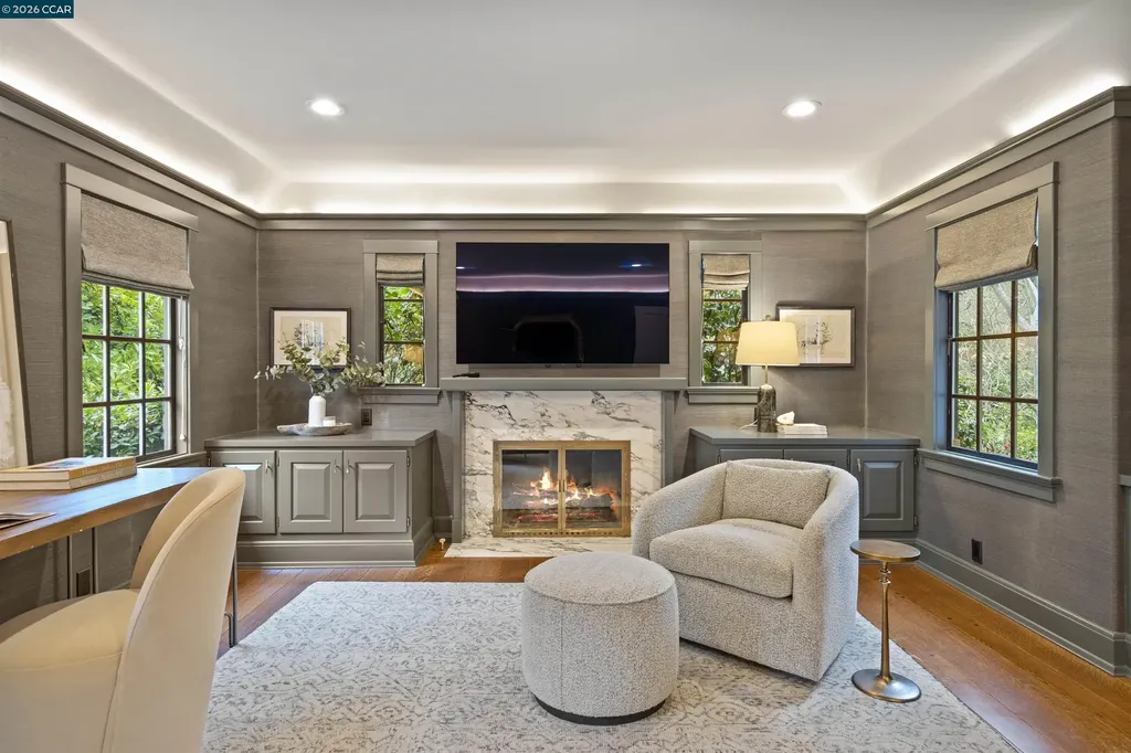 33 La Noria Orinda CA 94563