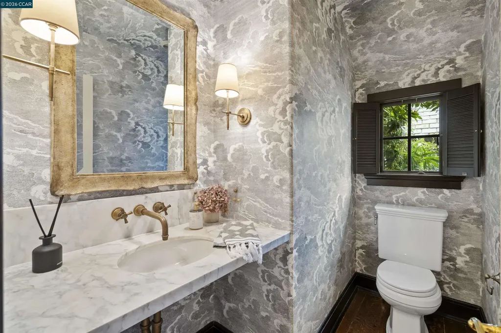 33 La Noria Orinda CA 94563