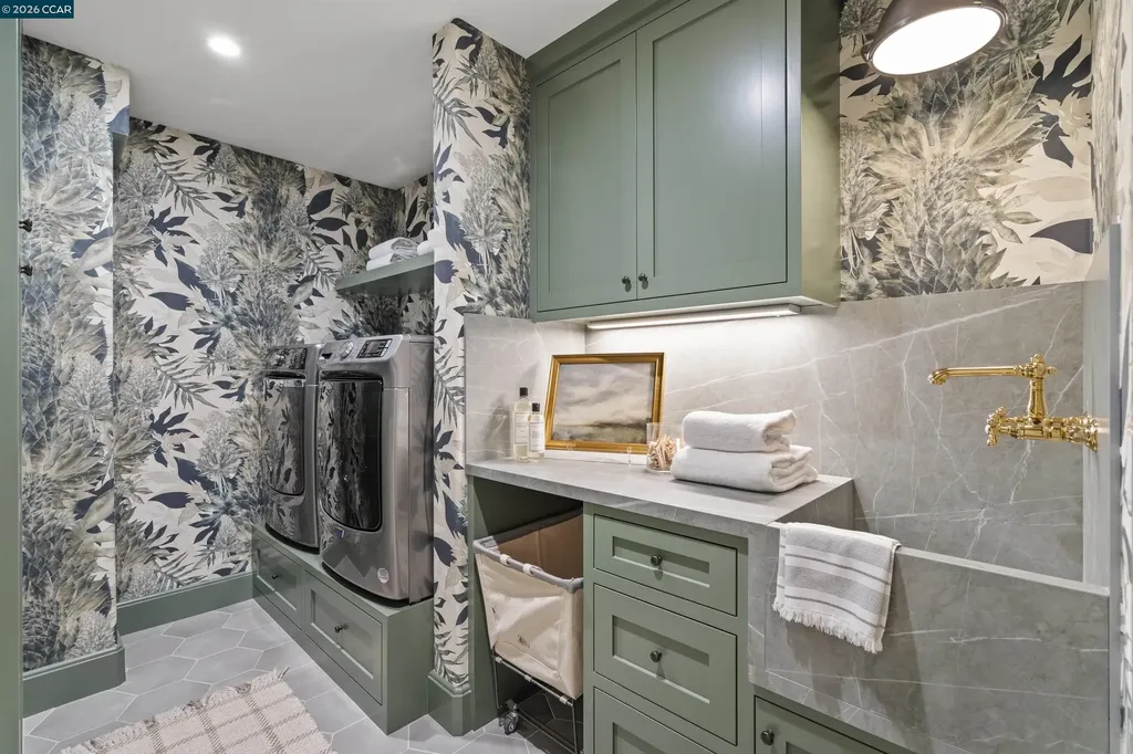 33 La Noria Orinda CA 94563
