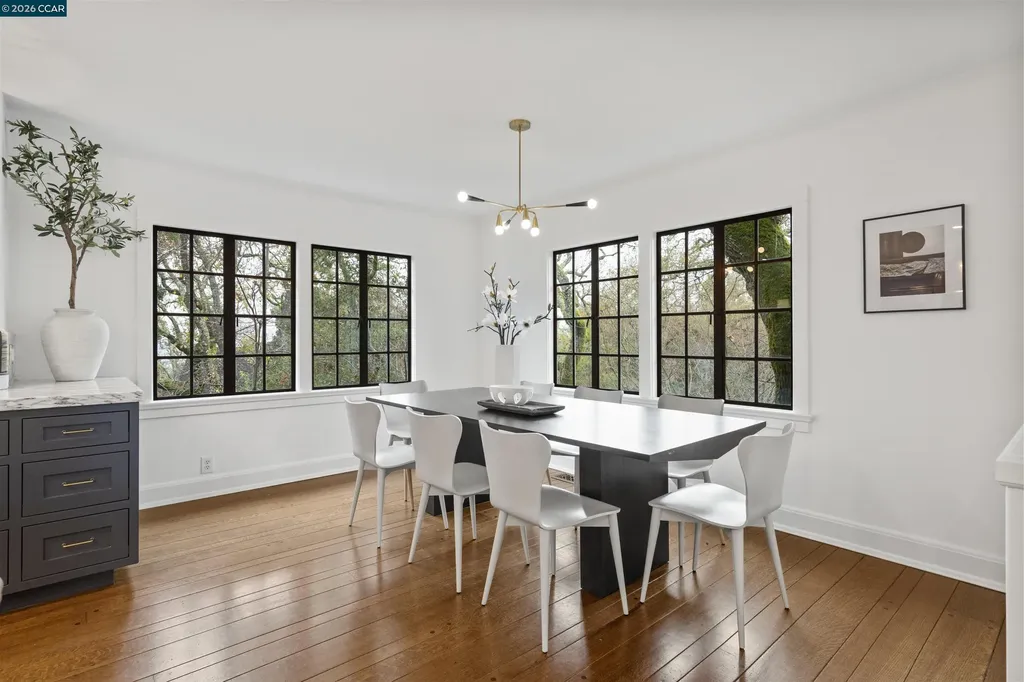 33 La Noria Orinda CA 94563