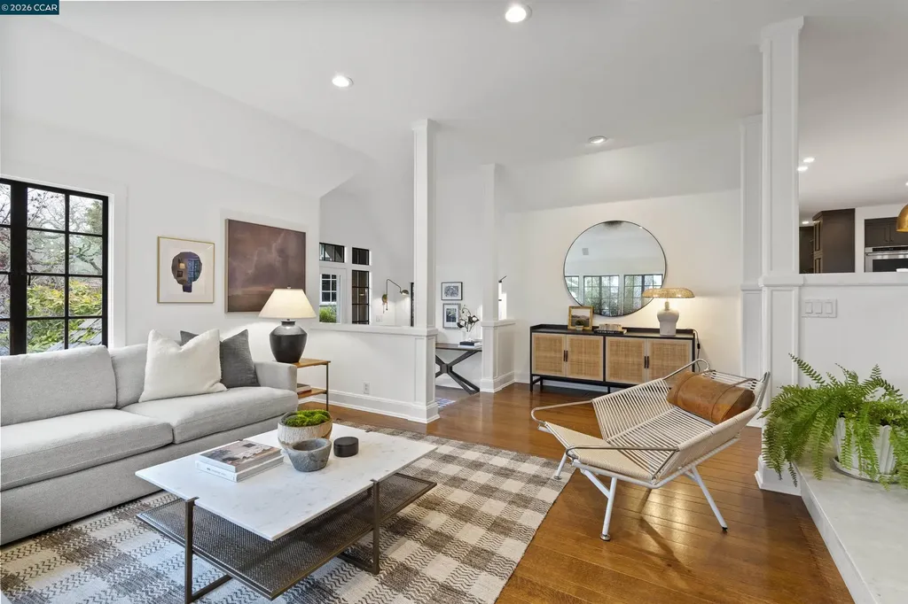 33 La Noria Orinda CA 94563