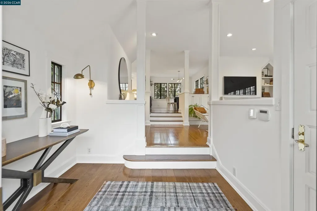 33 La Noria Orinda CA 94563