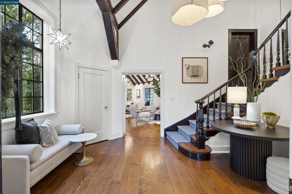 33 La Noria Orinda CA 94563