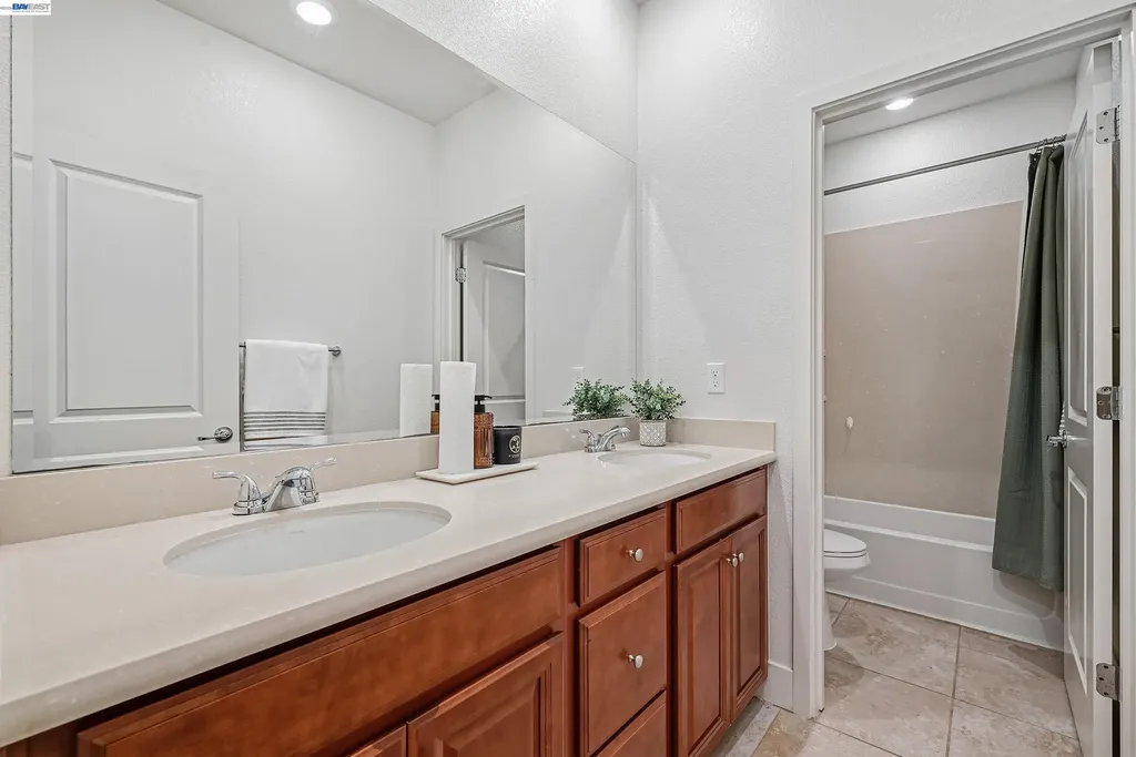 2933 Stringham Way Dublin CA 94568