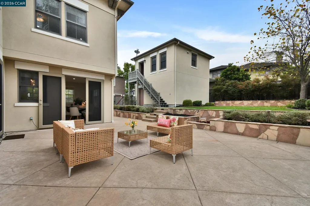 1018 Promenade Street Hercules CA 94547
