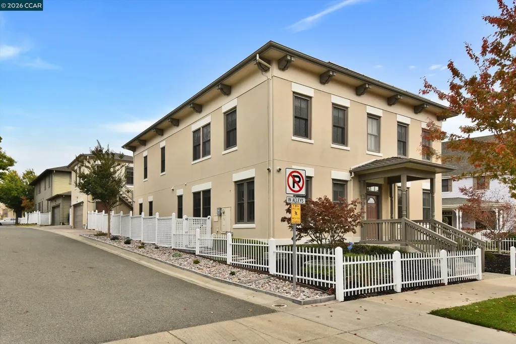 1018 Promenade Street Hercules CA 94547